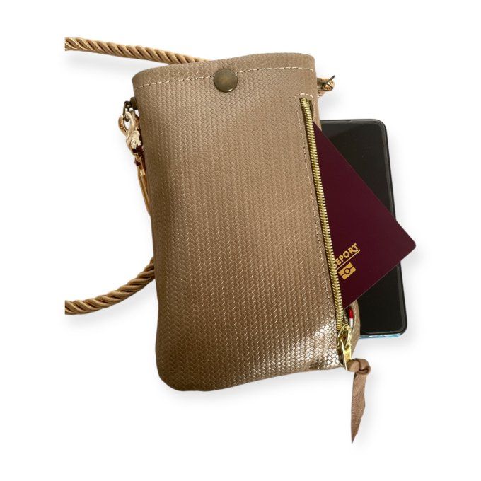 JUSTY Pochette Portefeuille Cuir irisé effet tressé